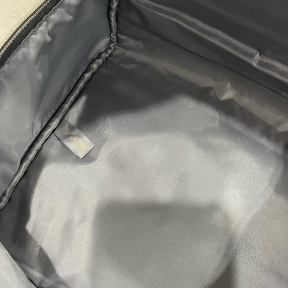 Estée Lauder Two New Make up Bags from Estée Lauder - Picture 3 of 7